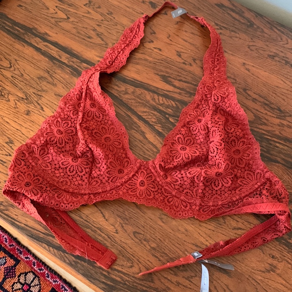 FREE W/PURCHASE* - AERIE - Deep plunge Halter Bra
